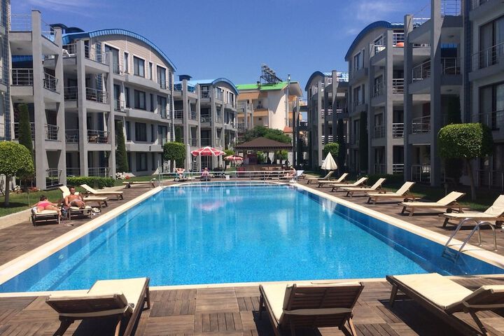 Pool Hotel