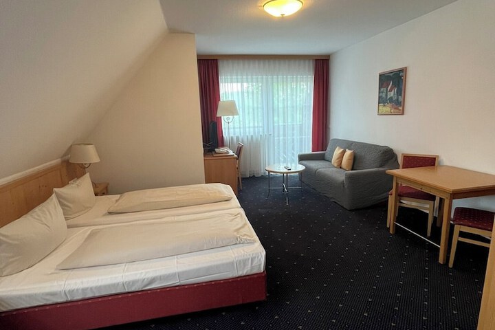 Room 7 of 30