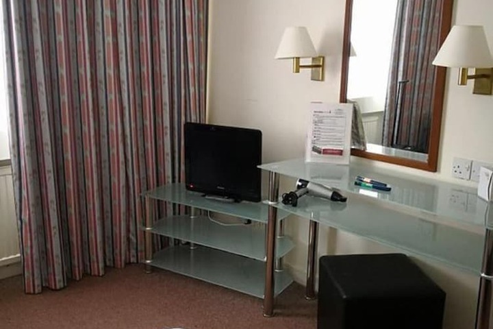 Room 10 of 41