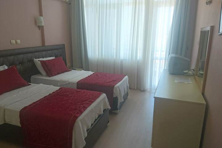 Room 4 of 5