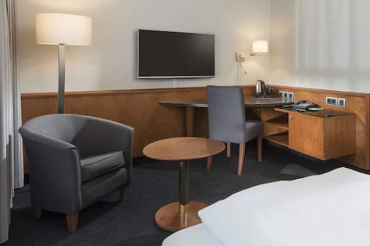 Room 29 of 102