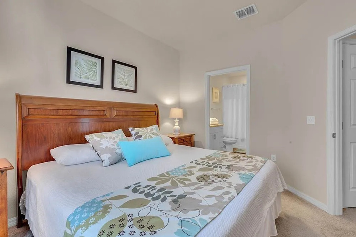 Room 6 of 23