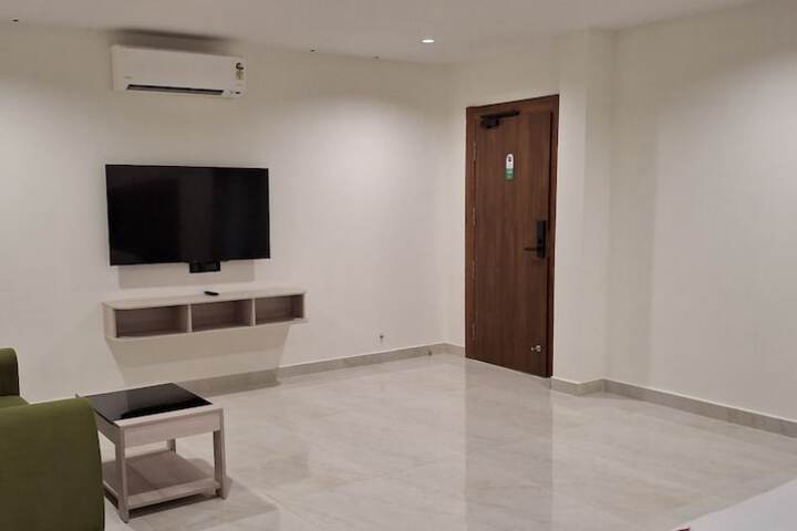 Room 5 of 17