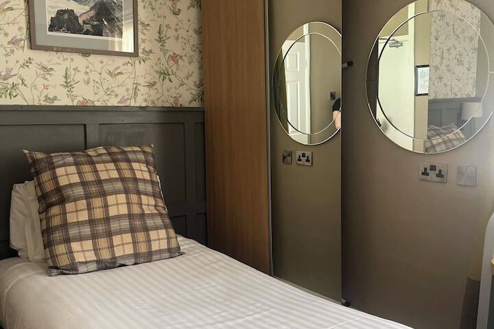 Room 19 of 47