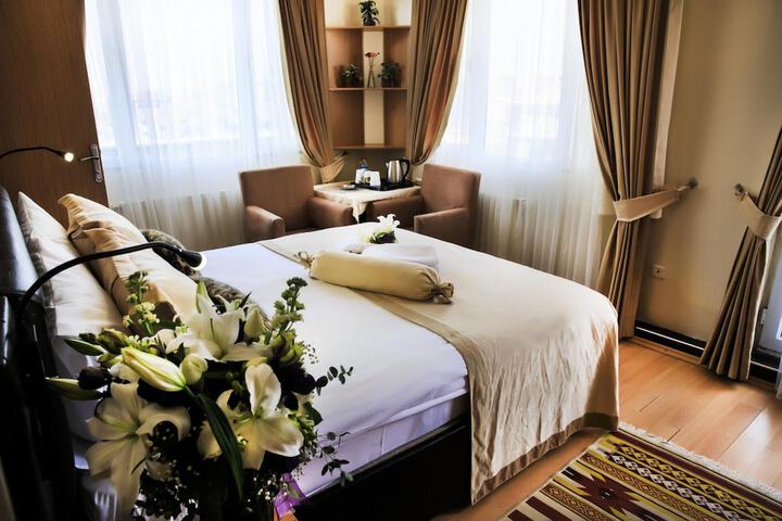Room 27 of 69