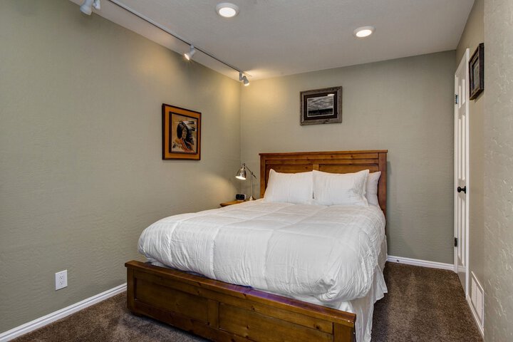 Room 3 of 46