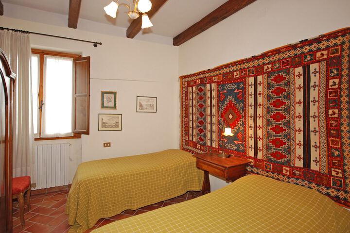 Room 5 of 60