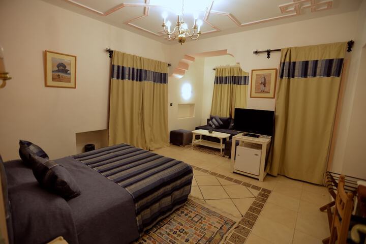 Room 11 of 38