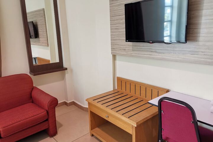 Room 43 of 62
