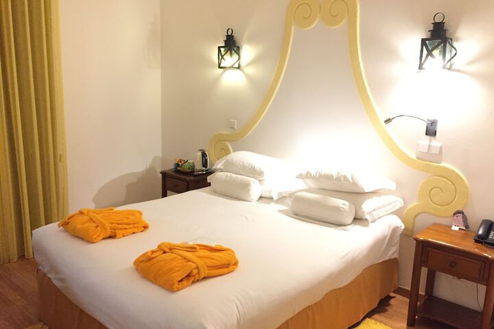 Room 12 of 115