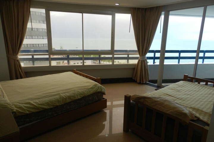 Room 143 of 259