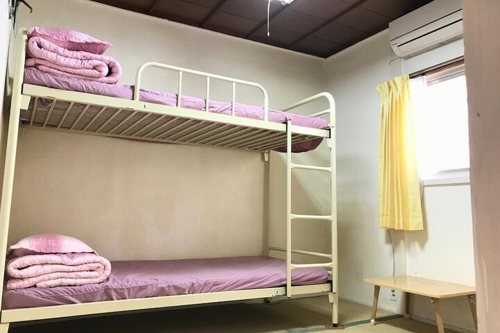 Room 10 of 52