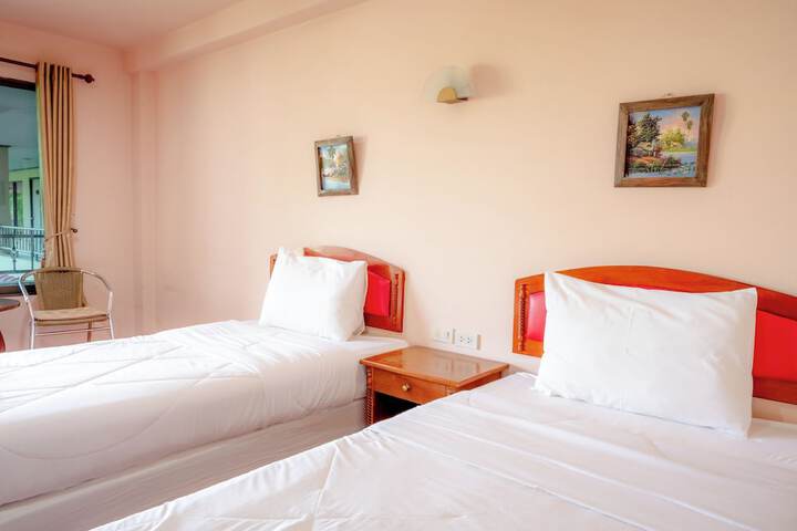 Room 10 of 19