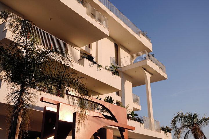 Greg Hotel