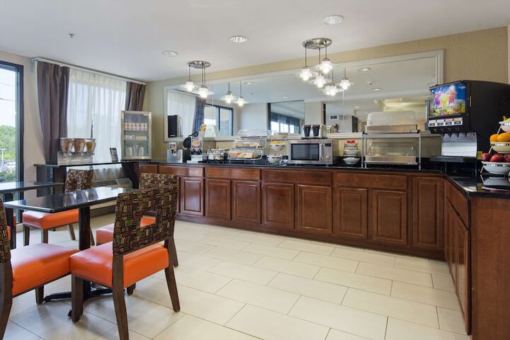 Breakfast area