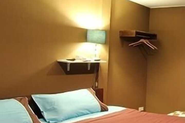 Room 6 of 20