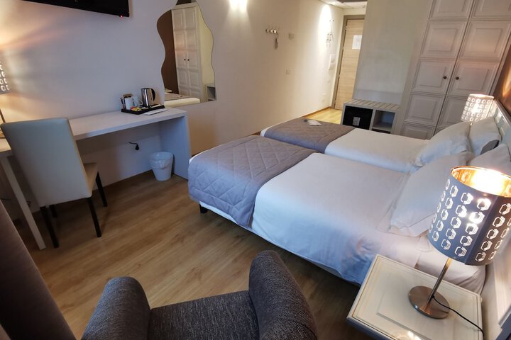 Room 19 of 76