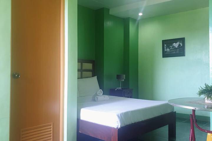 Room 6 of 30