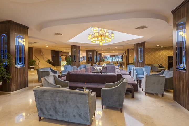 Entrance & Lobby