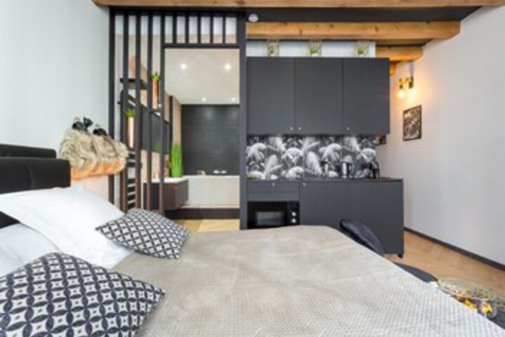 Room 68 of 74