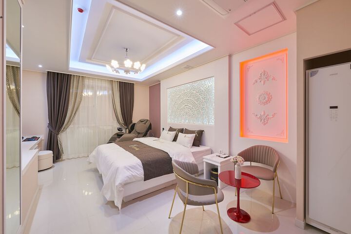 Room 14 of 61