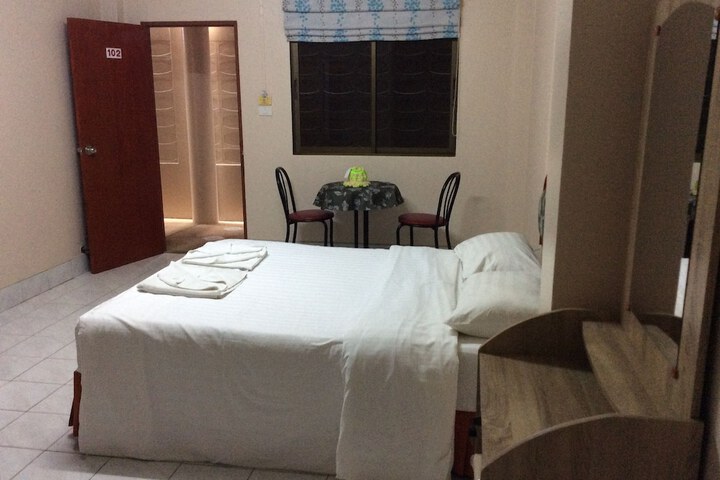 Room 6 of 24