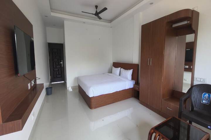 Room 6 of 21