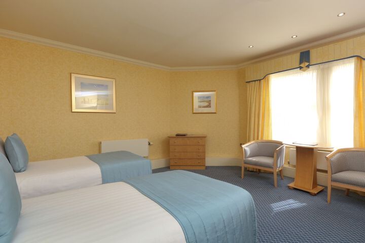Room 14 of 110