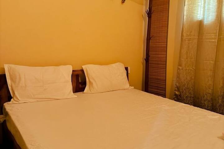 Room 2 of 9