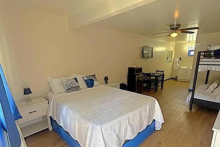 Room 8 of 16