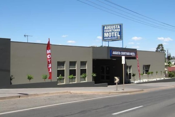 Hotel 28 of 29