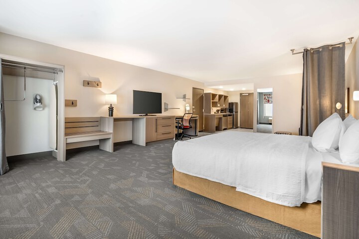 Room 7 of 37