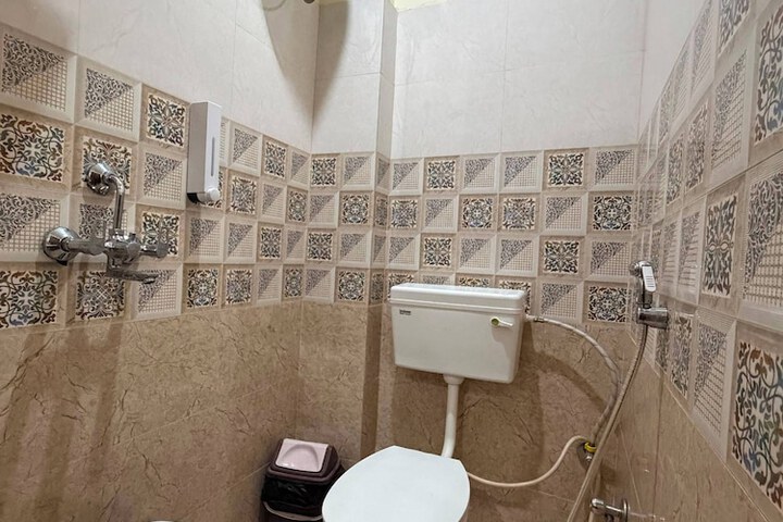 Room 12 of 14
