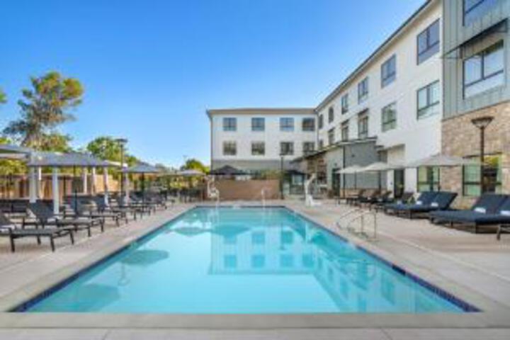 Swimming pool at Cambria Hotel Templeton - Paso Robles
