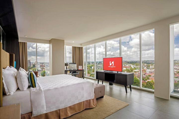 Room 16 of 53