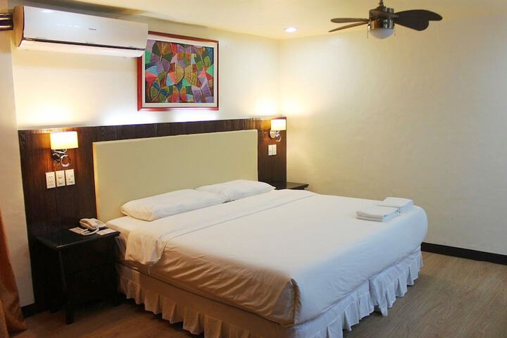 Room 13 of 65