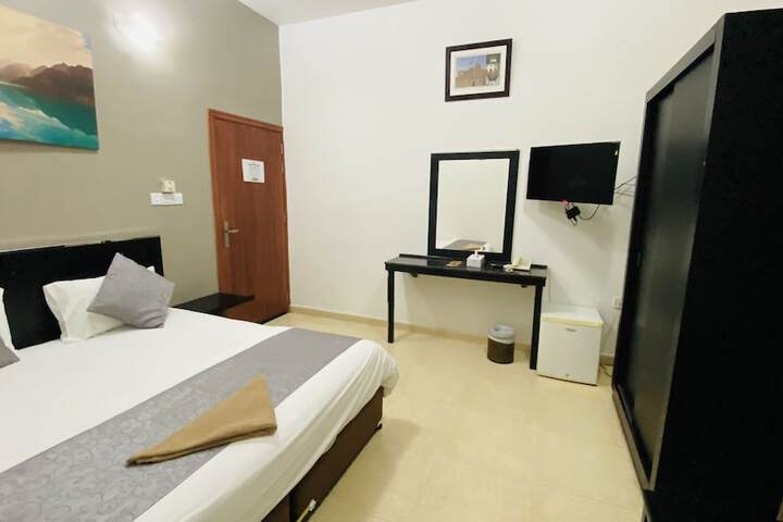 Room 2 of 8