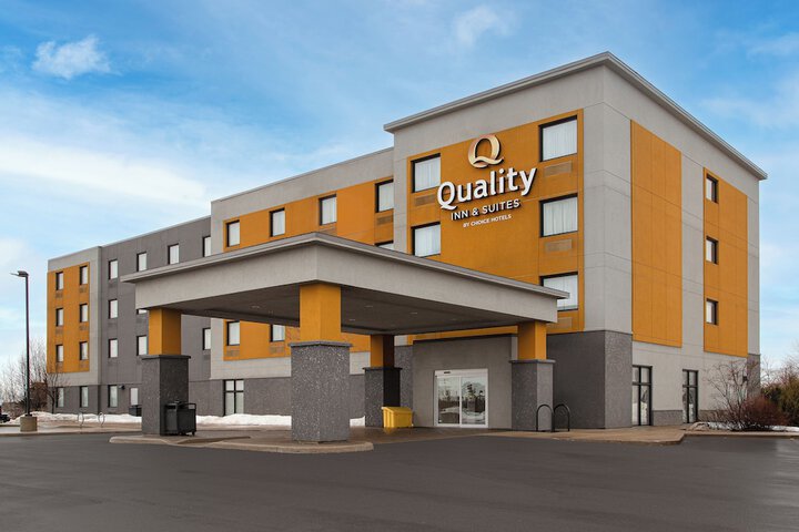 Quality Inn &  Suites in Kingston, ON