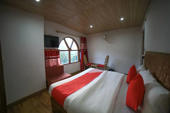 Room 5 of 10
