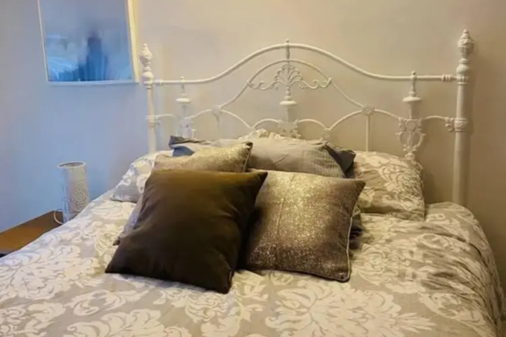 Room 5 of 19