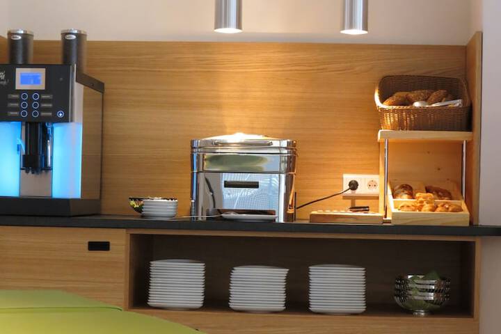 Breakfast/Coffee Service 63 of 82