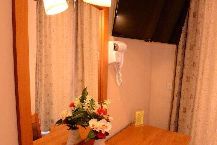 Room 59 of 228