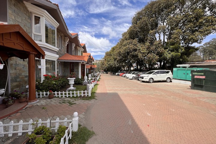 Hotel Exterior 55 of 71