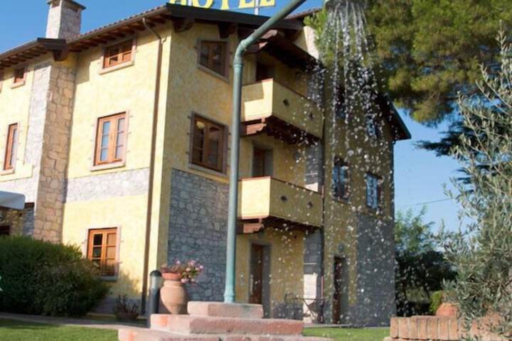 Hotel Entry