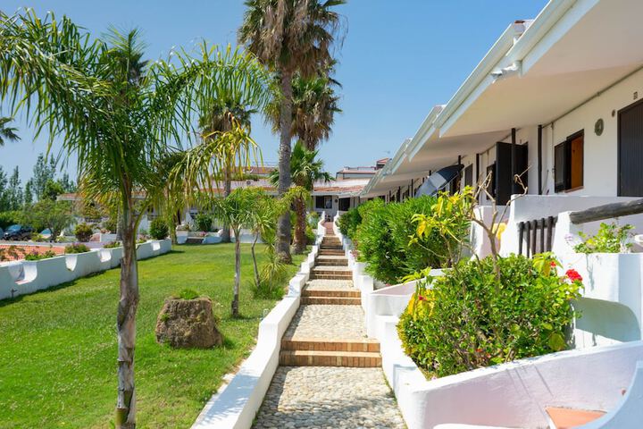 Hotel Exterior 59 of 77