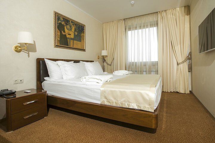 Room 15 of 65