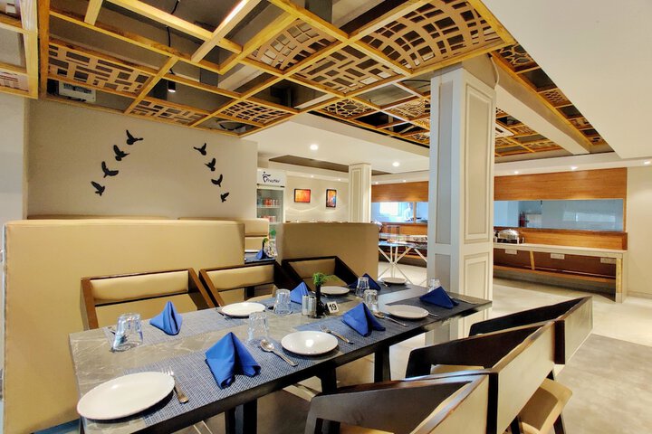 Dining 82 of 93