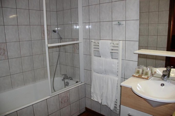 Room 28 of 58