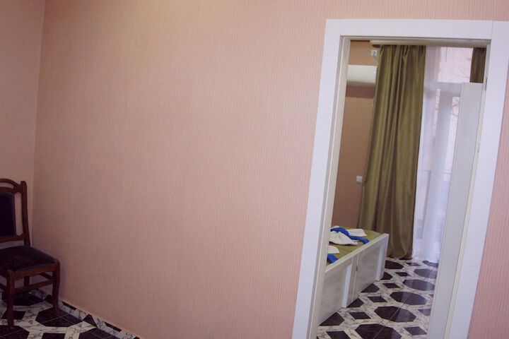 Room 10 of 50