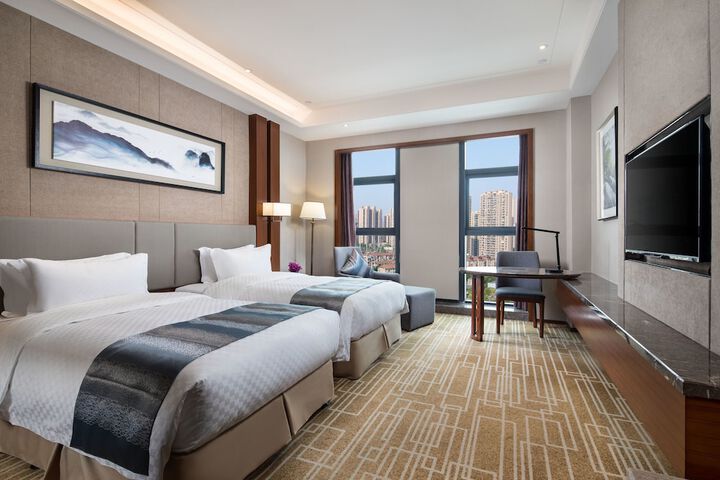 Room 5 of 14